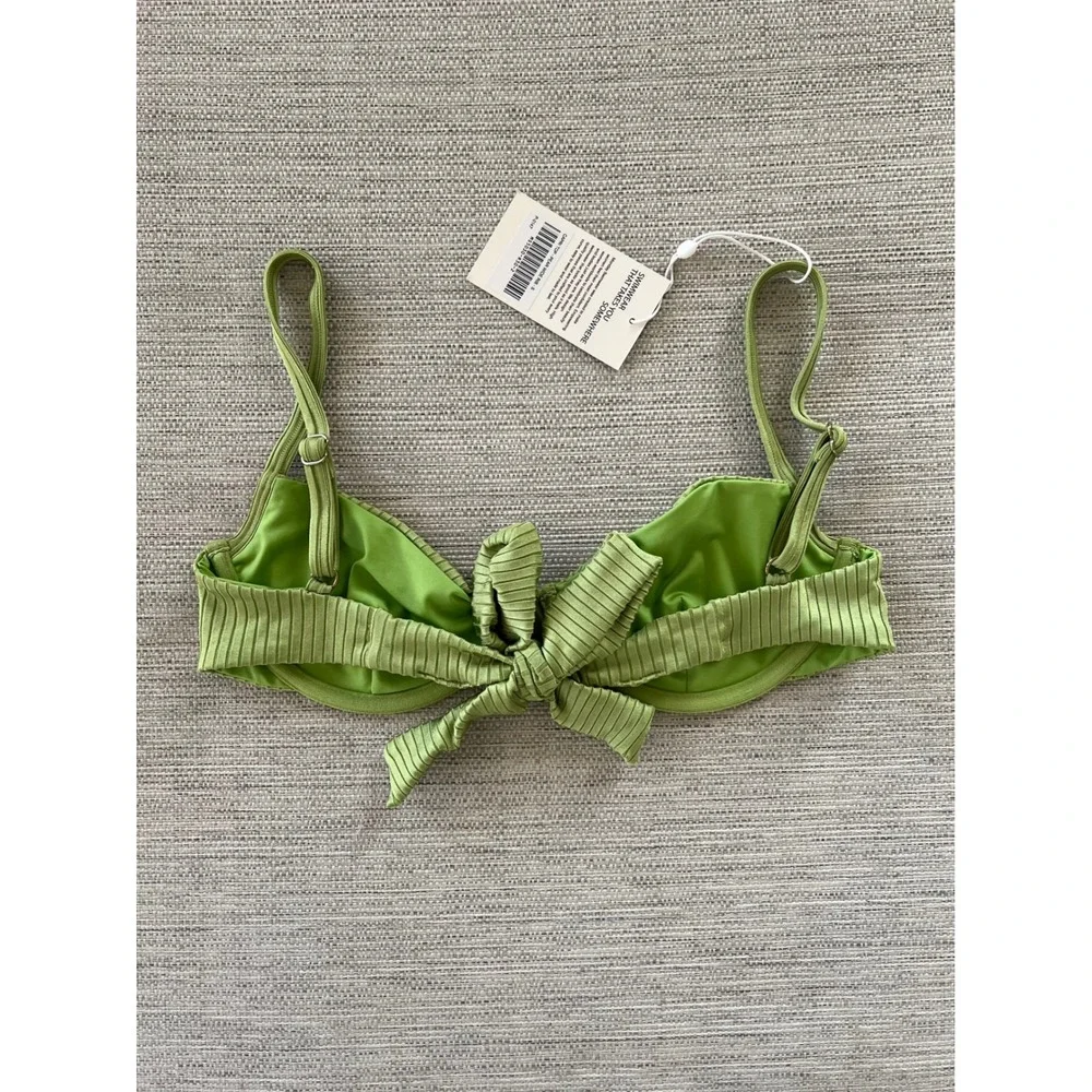 Monday Swimwear‎ Capri Top Small Pear Green Wide Rib Swim Underwire Bikini NWT